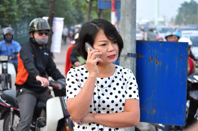 Theo chân “bóng hồng xa lộ” chỉ điểm giao thông ở HN - 3