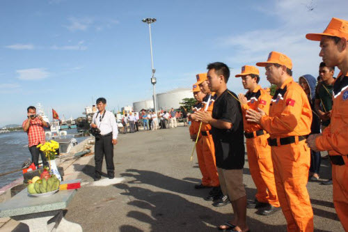 Vụ lật tàu ở Cần Giờ: "Các con vẫn đợi anh về cơ mà!" - 5