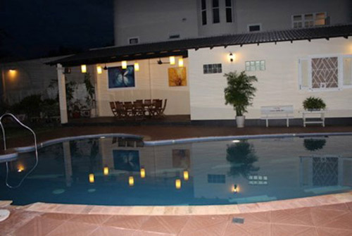 Cuộc sống xa hoa của “mỹ nhân không tuổi" Diễm My - 6