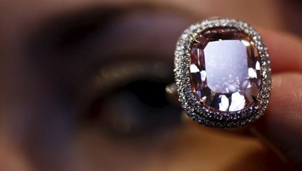 Nhìn gần viên kim cương được 'hét giá' hơn 500 tỷ đồng - 1