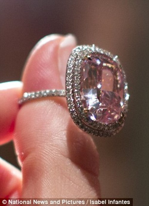 Nhìn gần viên kim cương được 'hét giá' hơn 500 tỷ đồng - 4