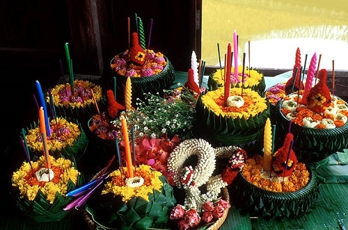 Lung linh lễ hội hoa đăng Loy Krathong ở Thái Lan - 1