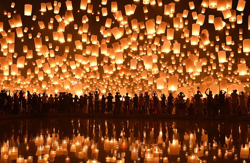 Lung linh lễ hội hoa đăng Loy Krathong ở Thái Lan - 2