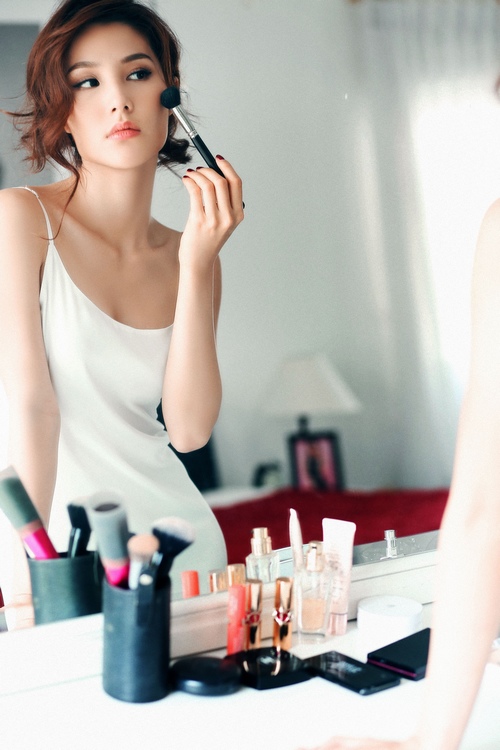 &#34;Gái già lắm chiêu&#34; Diễm My 9x sang chảnh trên phim trường - 3