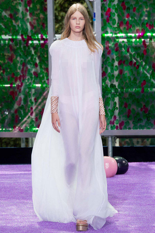 Những góc khuất chưa có hồi kết trong làng "chân dài" - 9