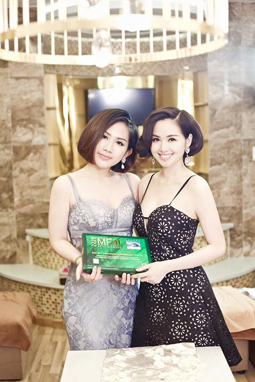 Facebook sao 3/11: Elly Trần "nổi như cồn" ở nước ngoài - 11