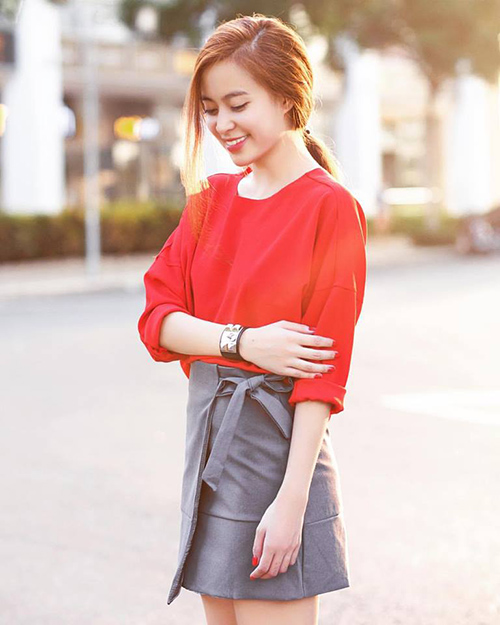 Facebook sao 3/11: Elly Trần "nổi như cồn" ở nước ngoài - 4