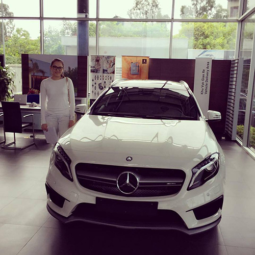 Facebook sao 3/11: Elly Trần "nổi như cồn" ở nước ngoài - 3