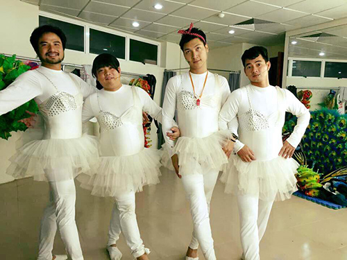 Facebook sao 4/11: Đan Lê trải qua "buổi tối kinh hoàng" - 3