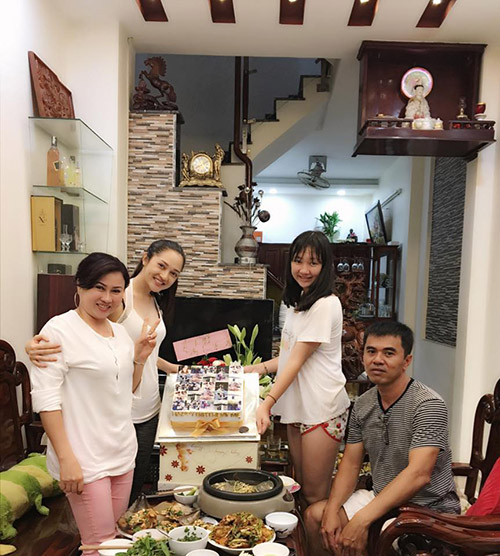 Facebook sao 4/11: Đan Lê trải qua "buổi tối kinh hoàng" - 7