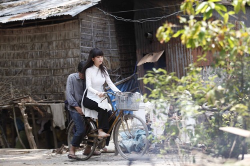 Ngọc Trinh bồi hồi nói về &#34;cha&#34; Công Ninh - 5