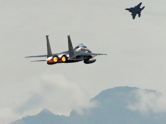 Tiêm kích F-15C của Mỹ tới Syria để &#34;đấu&#34; máy bay Nga? - 1