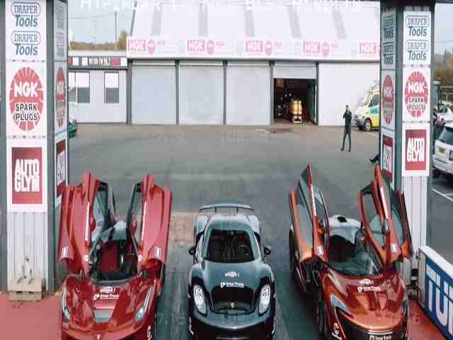 Cuộc đối đầu giữa bộ ba siêu phẩm LaFerrari, McLaren P1 và Porsche 918 Spyder - 1