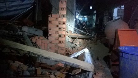 Sập nhà đang xây tại TPHCM, 11 người thương vong - 1