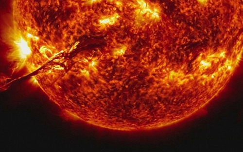 NASA công bố video cực nét về bề mặt Mặt Trời - 1