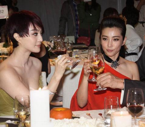 Cbiz rúng động trước bảng giá "hầu rượu" tiền tỉ của sao - 2