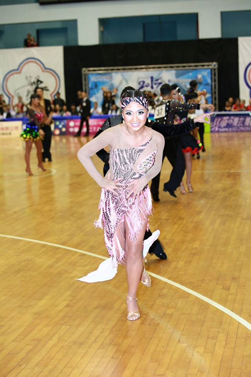 Cô gái 16 tuổi giành HCB giải Vô địch dancesport châu Á - 7