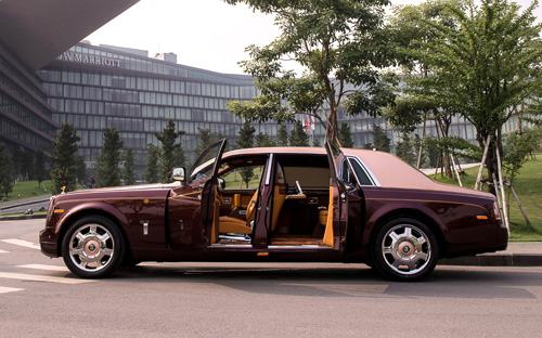 Rolls-Royce Phantom Lửa thiêng 50 tỷ &#34;náo loạn&#34; đường phố HN - 4