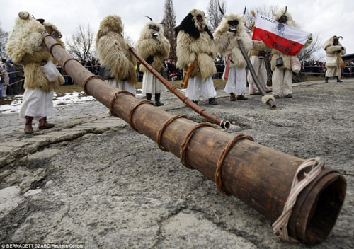 Lễ hội hóa trang rùng rợn nhất Châu Âu - 10