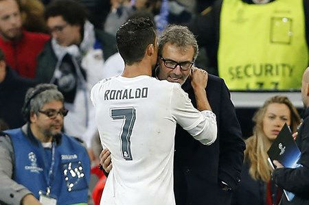 Ronaldo nói với HLV Blanc của PSG: ‘Tôi thích làm việc cùng ông’ - 1
