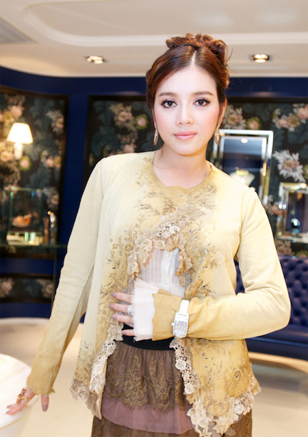 Cuộc "lột xác" ngoạn mục về thời trang của Lý Nhã Kỳ - 5