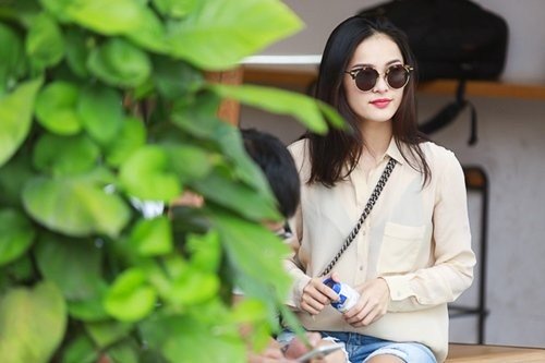 Thời trang hẹn hò giản dị của "bạn gái" Quốc Cường - 12