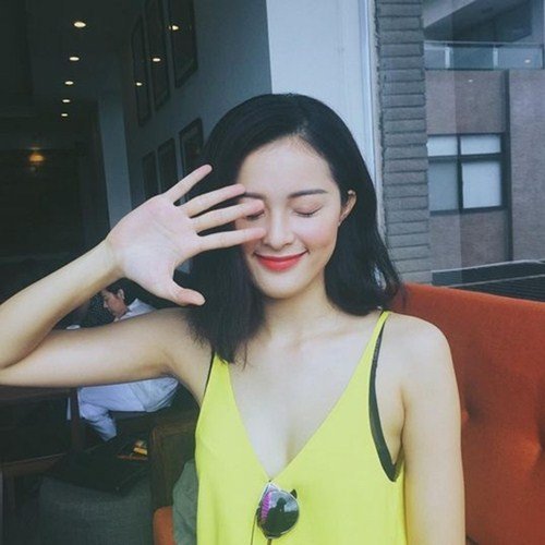 Thời trang hẹn hò giản dị của "bạn gái" Quốc Cường - 2