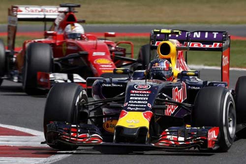 F1: Lục đục Mercedes & "truyện dài kì" của Red Bull - 2