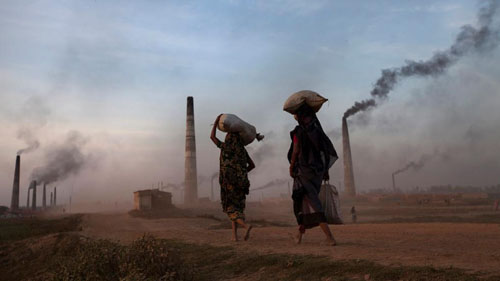 Ảnh: Sống trong cảnh ô nhiễm dễ sợ ở Bangladesh - 1