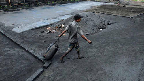 Ảnh: Sống trong cảnh ô nhiễm dễ sợ ở Bangladesh - 5