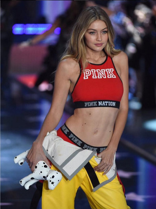 Loạt hình nóng hổi của show Victoria&#39;s Secret 2015 - 16