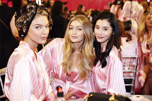 Ngây ngất với hậu trường show Victoria&#39;s Secret 2015 - 20