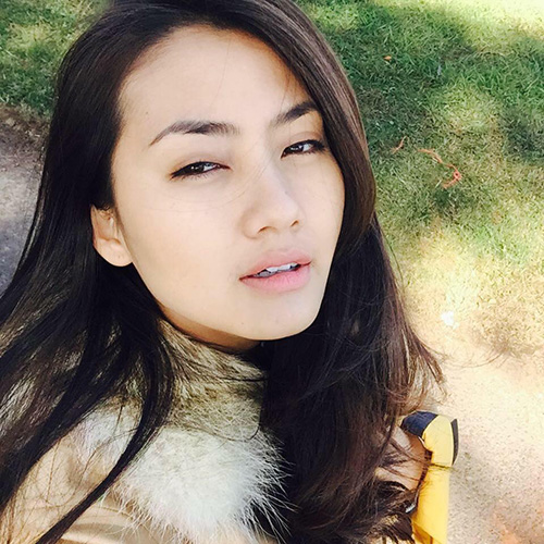 Facebook sao 11/11: Midu "nhắm mắt lại, mai là ngày mới" - 9