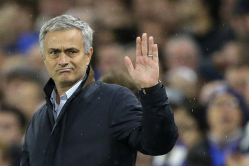 Chuyện Chelsea: Sa thải Mourinho là có... cúp - 1