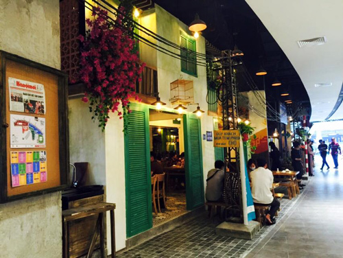 Giới trẻ Hà thành thích thú mua đồ ăn bằng tem phiếu - 8