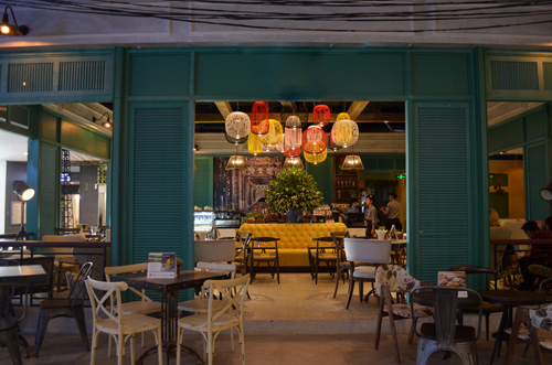 Giới trẻ Hà thành thích thú mua đồ ăn bằng tem phiếu - 9