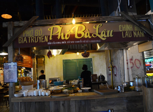 Giới trẻ Hà thành thích thú mua đồ ăn bằng tem phiếu - 5