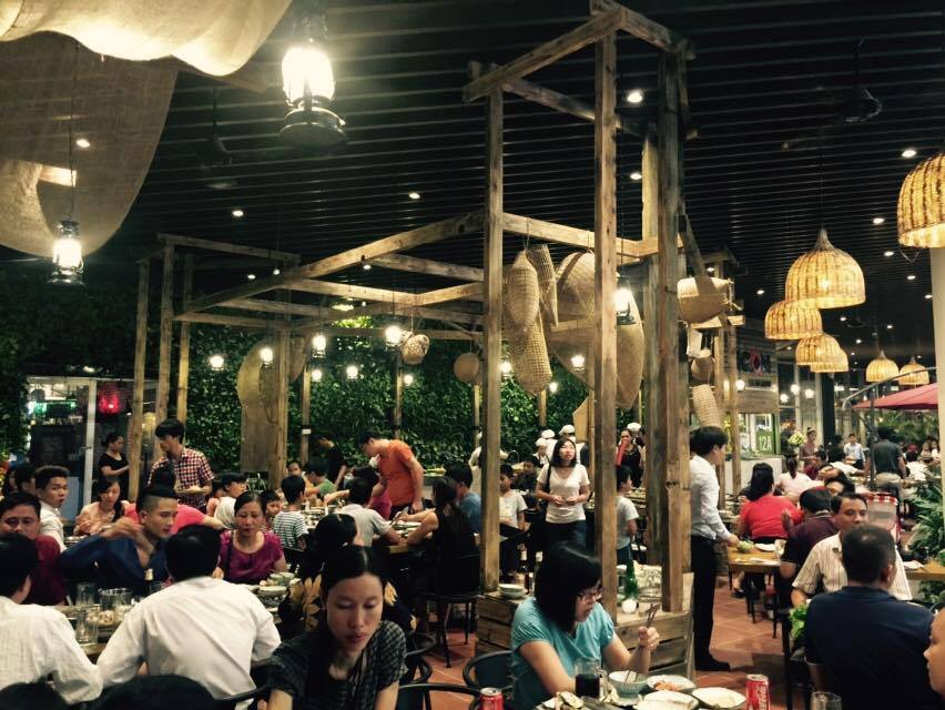 Giới trẻ Hà thành thích thú mua đồ ăn bằng tem phiếu - 11