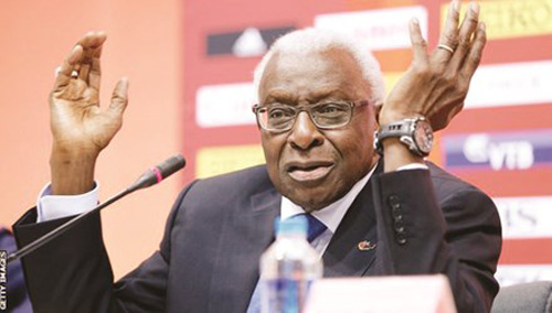 Scandal tham nhũng, doping: IOC “trảm” cựu chủ tịch IAAF - 1