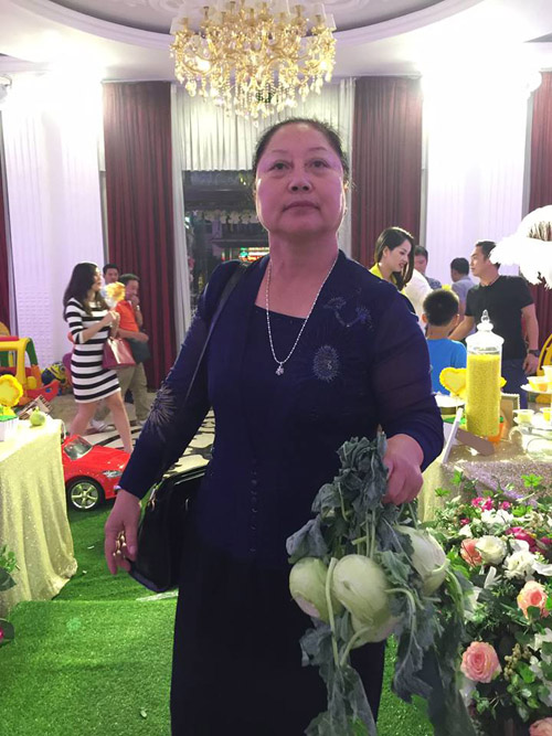 Facebook sao 12/11: MC Kỳ Duyên nắm tay bạn trai giữa tâm bão - 10