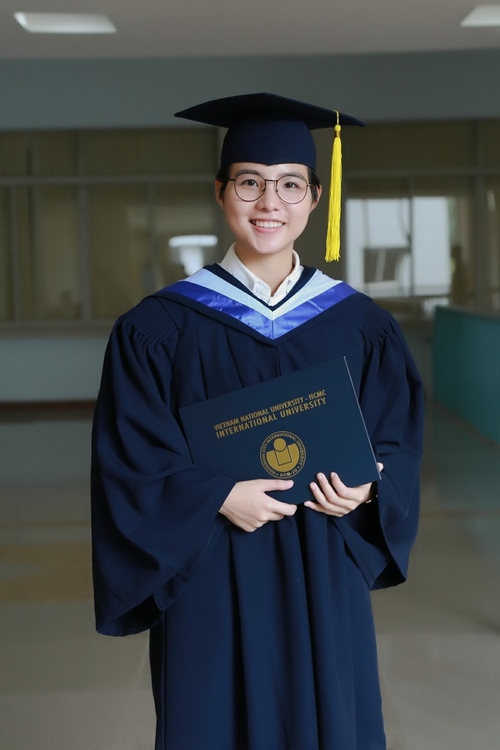 Vũ Cát Tường nhận bằng giỏi Đại học quốc tế - 7