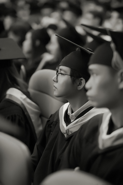 Vũ Cát Tường nhận bằng giỏi Đại học quốc tế - 4