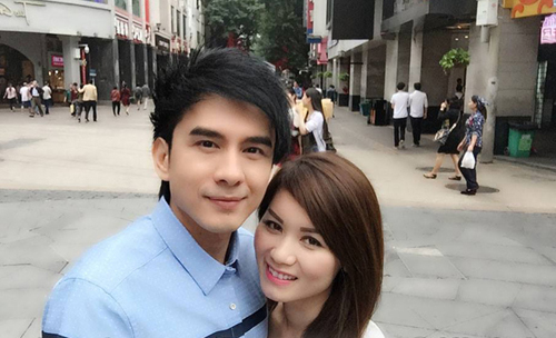 Facebook sao 13/11: Thủy Tiên khoe eo thon bên ông xã - 3