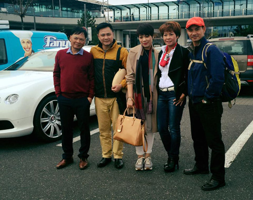 Facebook sao 13/11: Thủy Tiên khoe eo thon bên ông xã - 6