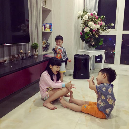 Facebook sao 13/11: Thủy Tiên khoe eo thon bên ông xã - 11