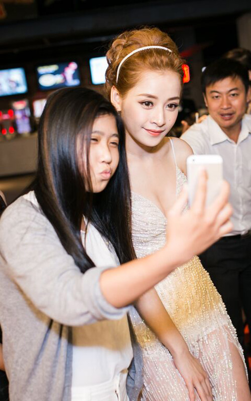 Ngắm 20 khoảnh khắc đẹp như công chúa của Chi Pu - 7