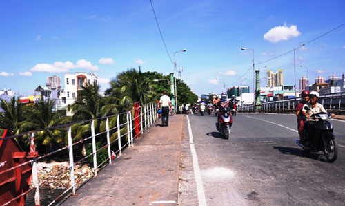 TP.HCM: “Khai tử” cây cầu gần trăm tuổi, người dân tiếc nuối - 6