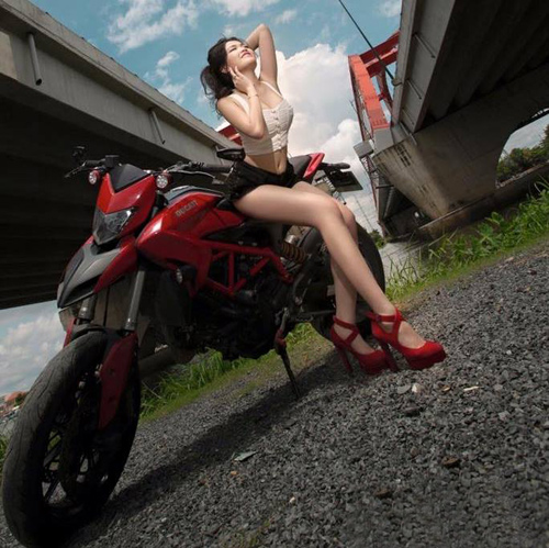 Nữ du học sinh có thân hình gợi cảm như Ngọc Trinh - 3