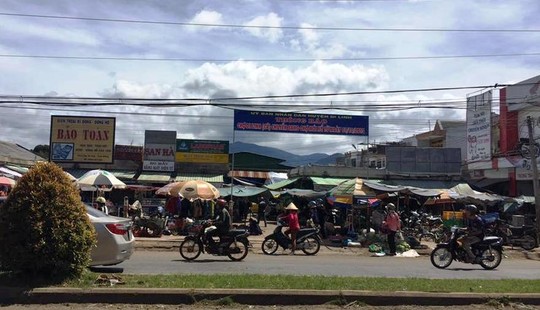 Chuyện lạ ở Lâm Đồng: Công chức đi chợ cũ sẽ bị phạt! - 1