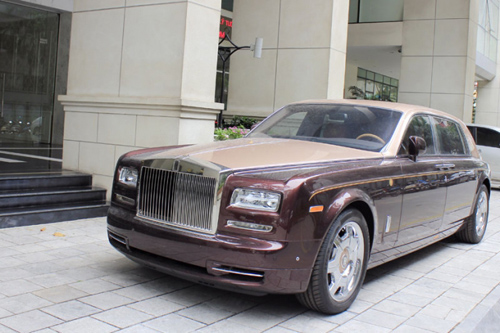 Rolls-Royce Phantom Lửa thiêng &#39;chưa biển&#39; xuống phố - 2